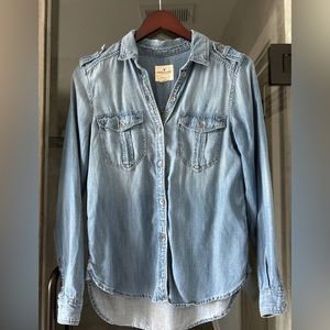 American Eagle Boyfriend Fit Button-Up XS
